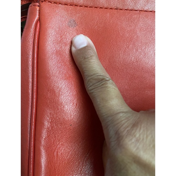 Coach ORANGE large leather clutch, its gorgeous. Good condition. - Picture 9 of 11